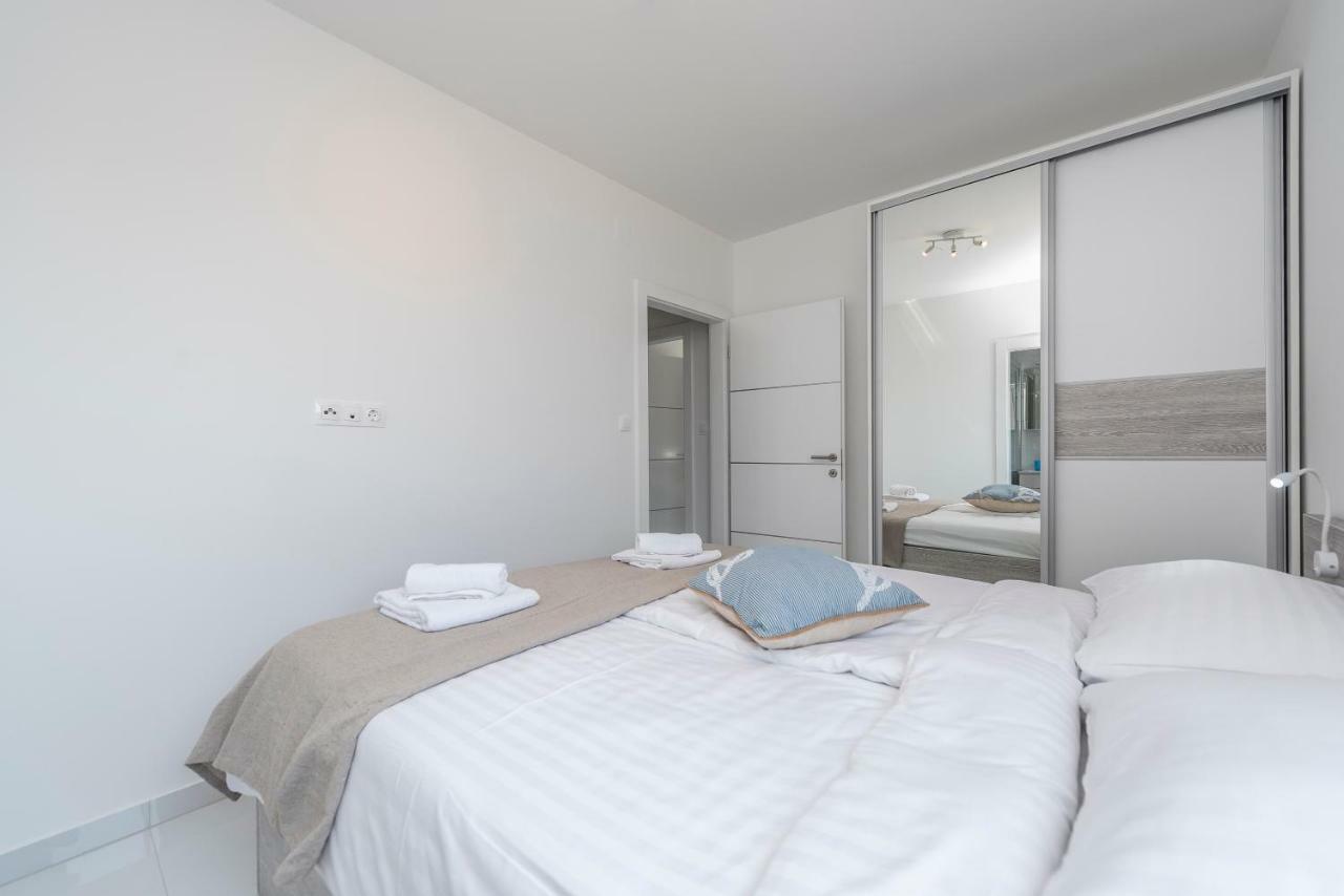 Adris 2 Luxury Modern Apartment With A Pool Novalja Dış mekan fotoğraf